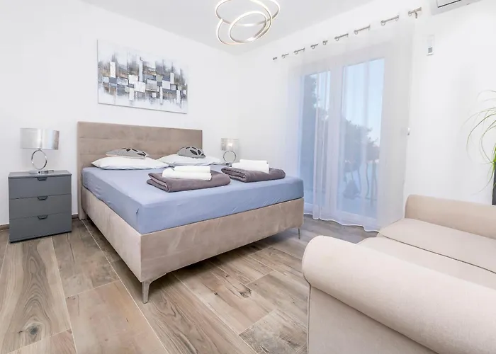 Fenix Apartment *